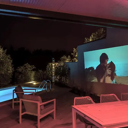 Villa Veranda With Heated Pool *