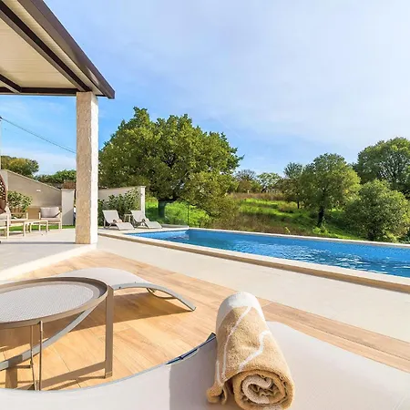 Veranda With Heated Pool Villa