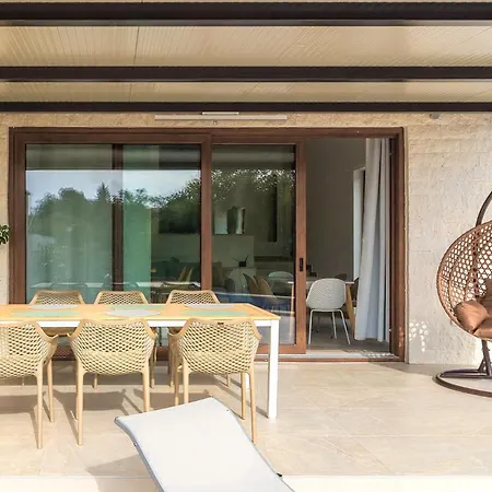 Villa Veranda With Heated Pool *