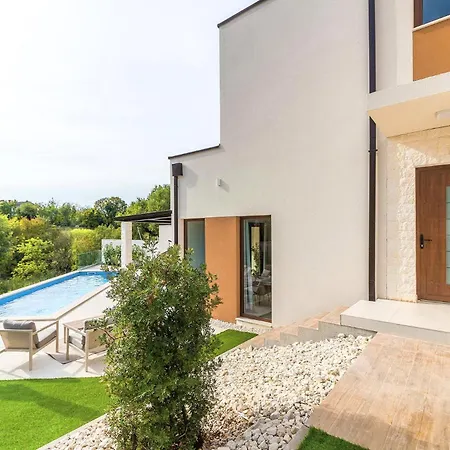 Veranda With Heated Pool Villa Štokovci