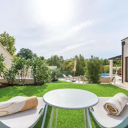 Veranda With Heated Pool *