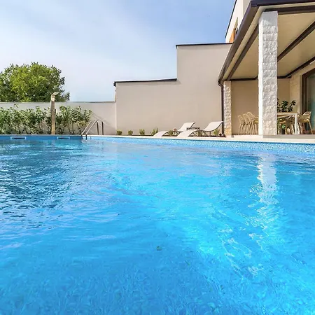 וילה Veranda With Heated Pool *