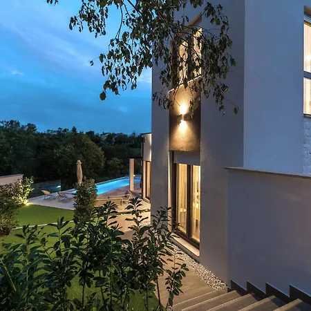 Veranda With Heated Pool Štokovci